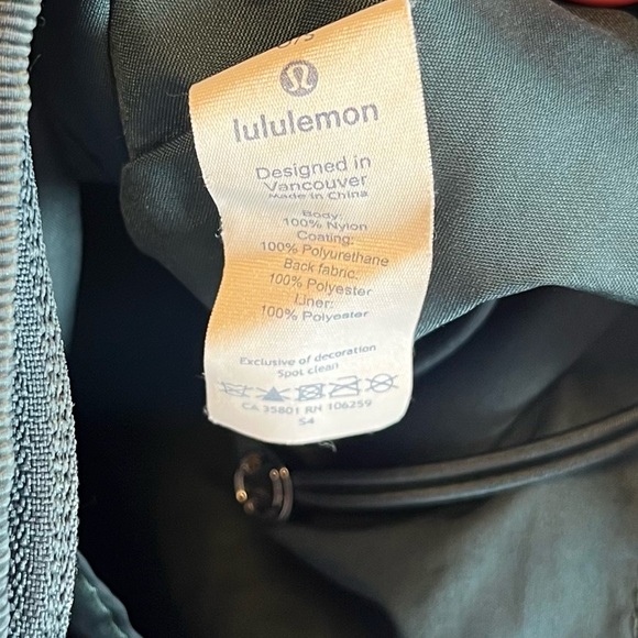Lululemon Teal City Adventurer Shoulder Bag *7L - Picture 7 of 11
